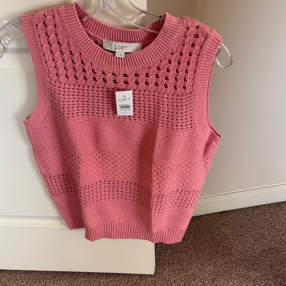 LOFT Tops - LOFT Textured Pink Sleeveless Top NWT